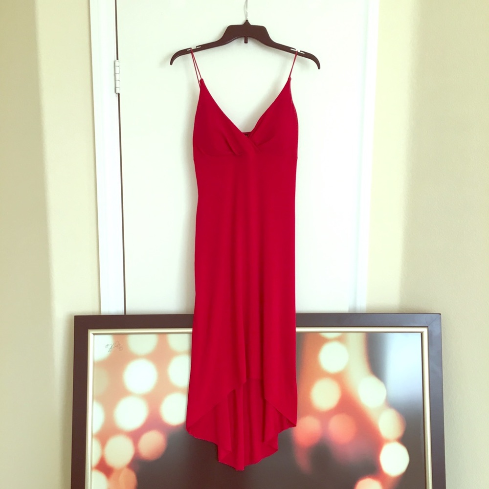 Glamorous, timeless, super flattering, red dress